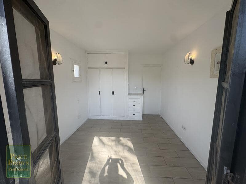 2 slaapkamer Appartement te koop in La Parata met zwembad garage - € 165.000 (Ref: 9958708)