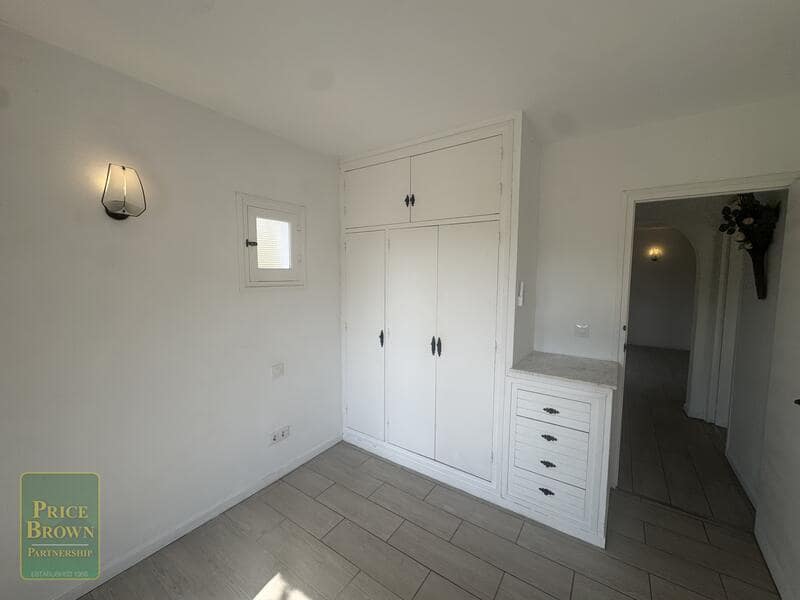 2 slaapkamer Appartement te koop in La Parata met zwembad garage - € 165.000 (Ref: 9958708)