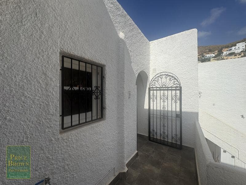 2 slaapkamer Appartement te koop in La Parata met zwembad garage - € 165.000 (Ref: 9958708)