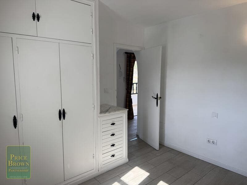 2 slaapkamer Appartement te koop in La Parata met zwembad garage - € 165.000 (Ref: 9958708)