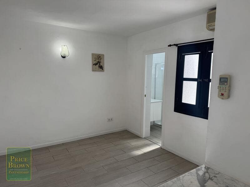 2 slaapkamer Appartement te koop in La Parata met zwembad garage - € 165.000 (Ref: 9958708)