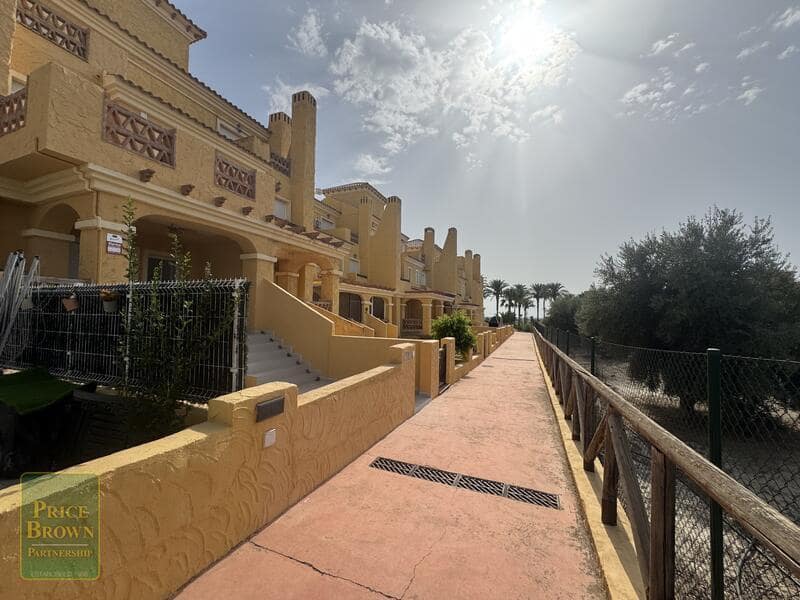 3 sypialnia Dom na sprzedaż w Valle del Este z basenem garażem - 185 000 € (Ref: 9969005)