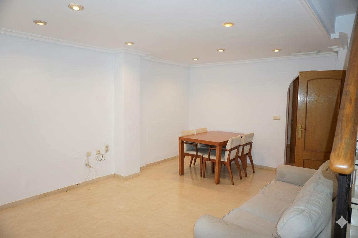4 soverom Rekkehus til salgs i Elche / Elx - € 299 000 (Ref: 9362650)