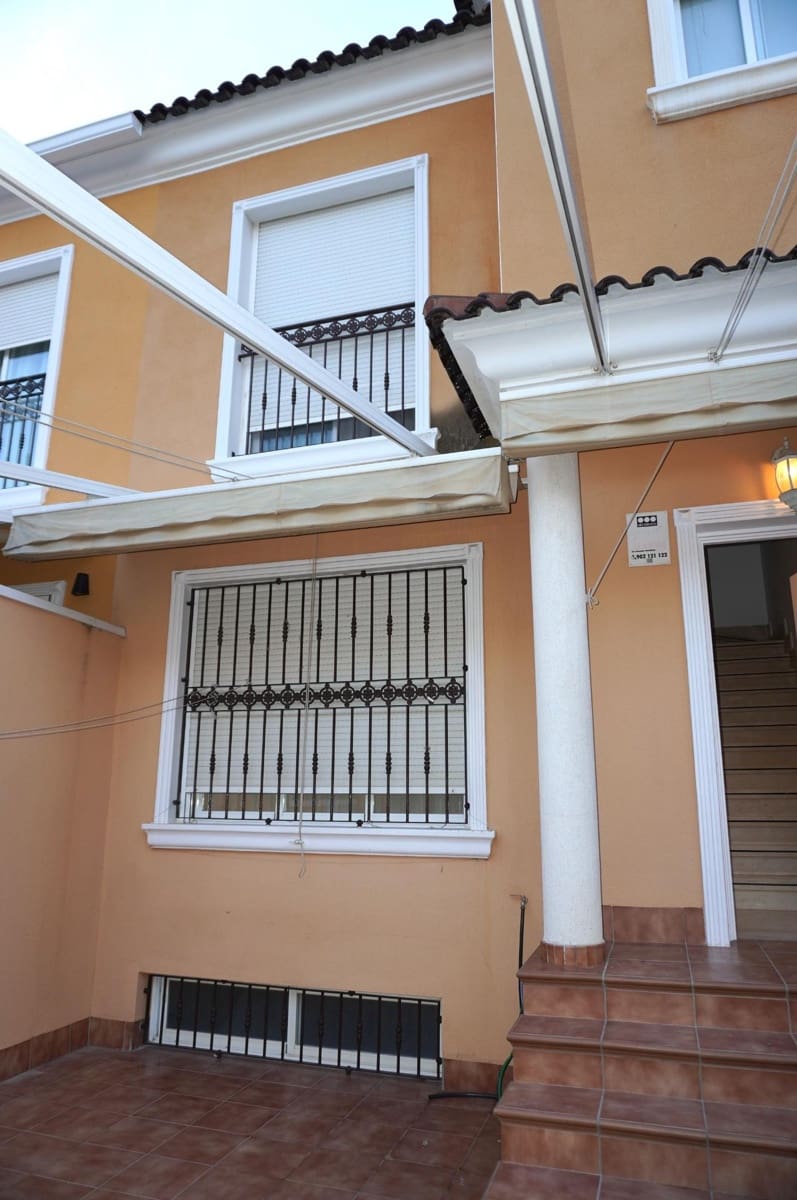 4 soverom Rekkehus til salgs i Elche / Elx - € 299 000 (Ref: 9362650)