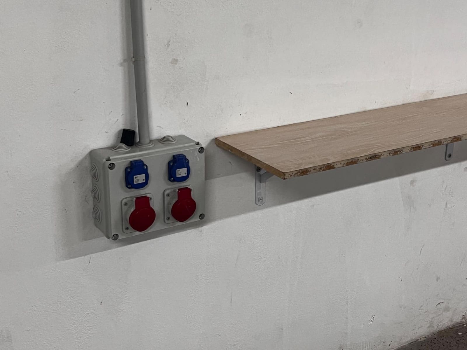 Yritys vuokrattavana paikassa La Hoya - 600 € (Ref: 9387935)