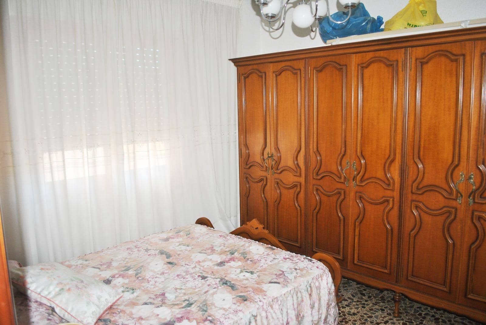 4 bedroom Flat for sale in Elche / Elx - € 220,000 (Ref: 9415961)