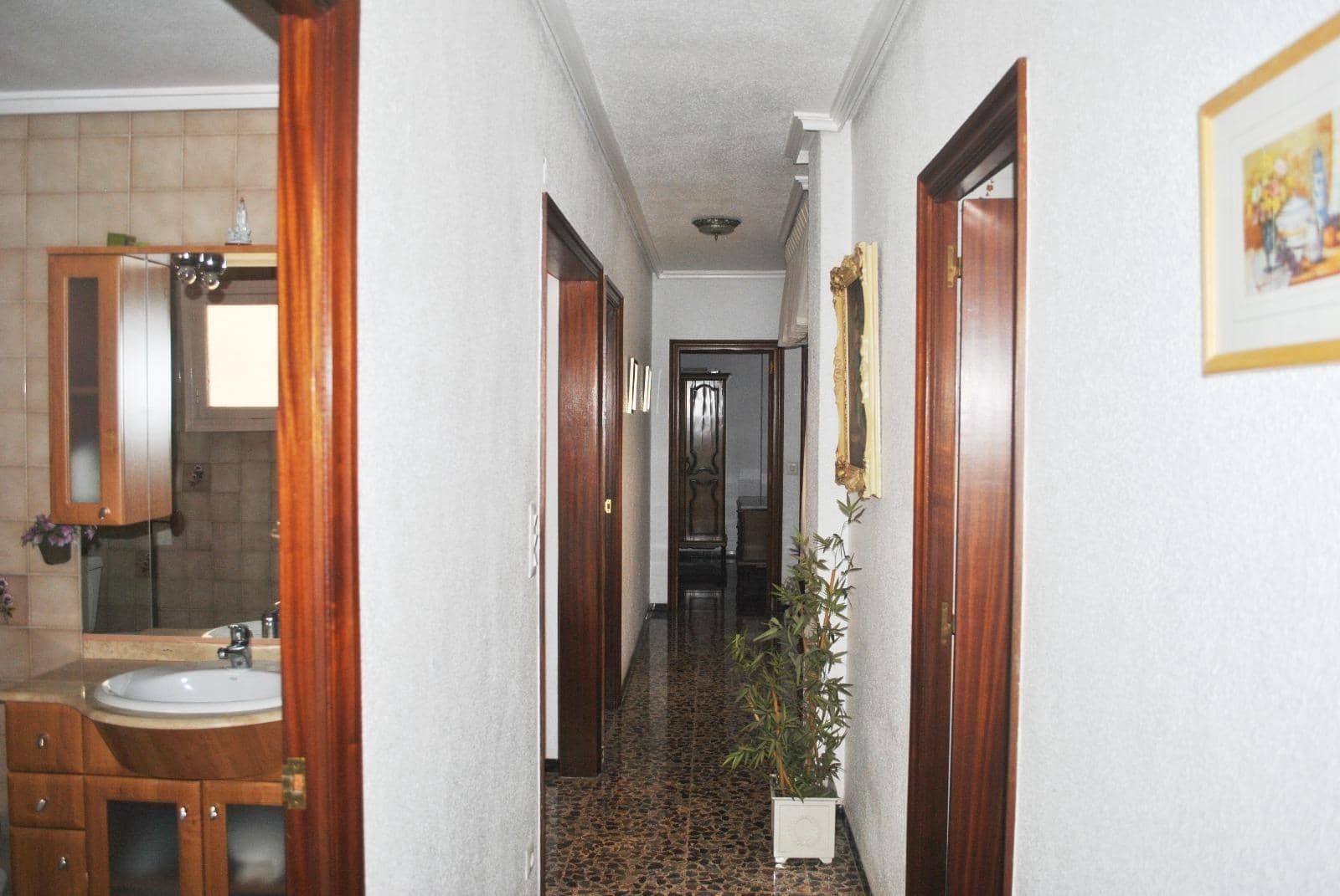 4 bedroom Flat for sale in Elche / Elx - € 220,000 (Ref: 9415961)