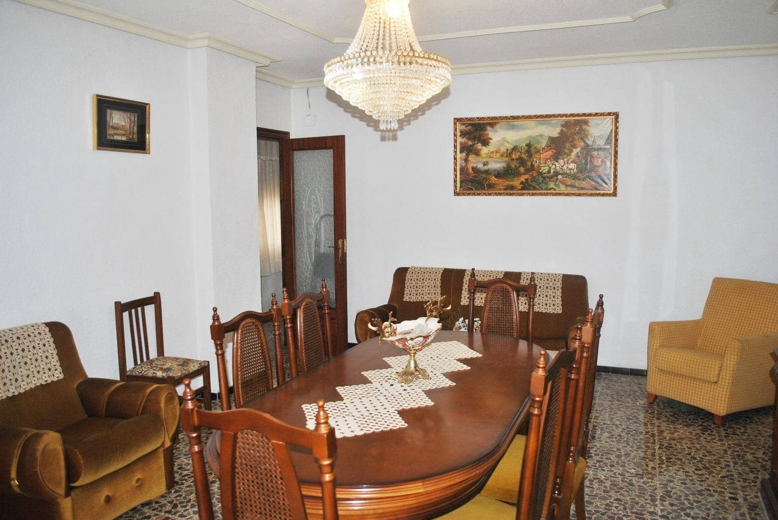 4 bedroom Flat for sale in Elche / Elx - € 220,000 (Ref: 9415961)