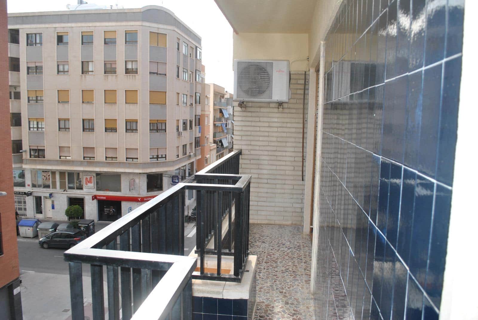 4 bedroom Flat for sale in Elche / Elx - € 220,000 (Ref: 9415961)