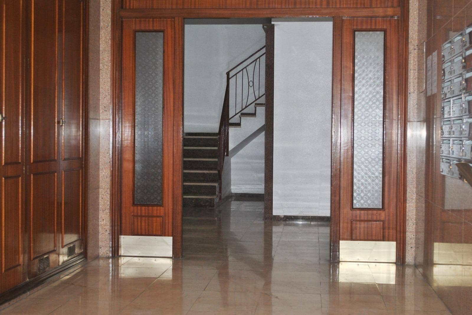 4 bedroom Flat for sale in Elche / Elx - € 220,000 (Ref: 9415961)