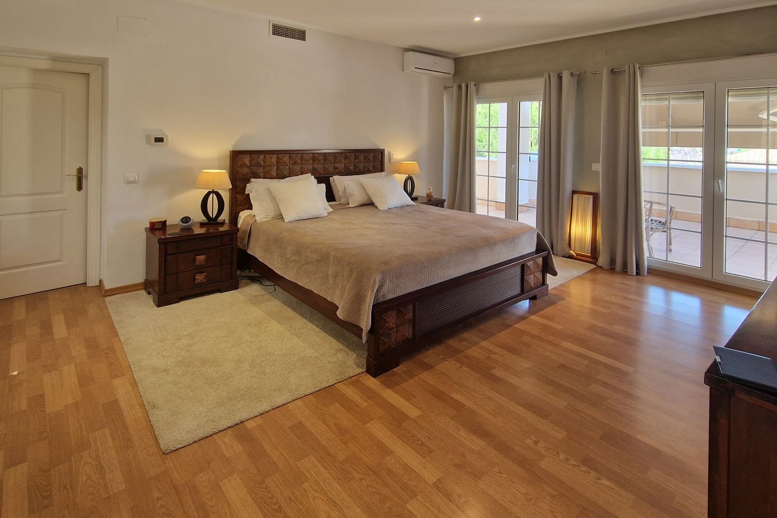 5 Zimmer Villa zu verkaufen in Huelva Stadt mit Pool Garage - 935.000 € (Ref: 10181914)