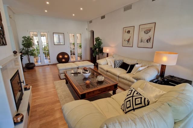 5 Zimmer Villa zu verkaufen in Huelva Stadt mit Pool Garage - 935.000 € (Ref: 10181914)