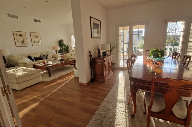 5 Zimmer Villa zu verkaufen in Huelva Stadt mit Pool Garage - 935.000 € (Ref: 10181914)