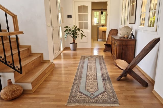 5 Zimmer Villa zu verkaufen in Huelva Stadt mit Pool Garage - 935.000 € (Ref: 10181914)