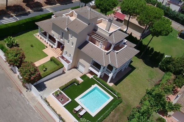 5 Zimmer Villa zu verkaufen in Huelva Stadt mit Pool Garage - 935.000 € (Ref: 10181914)