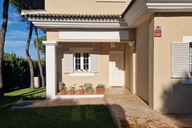 5 Zimmer Villa zu verkaufen in Huelva Stadt mit Pool Garage - 935.000 € (Ref: 10181914)