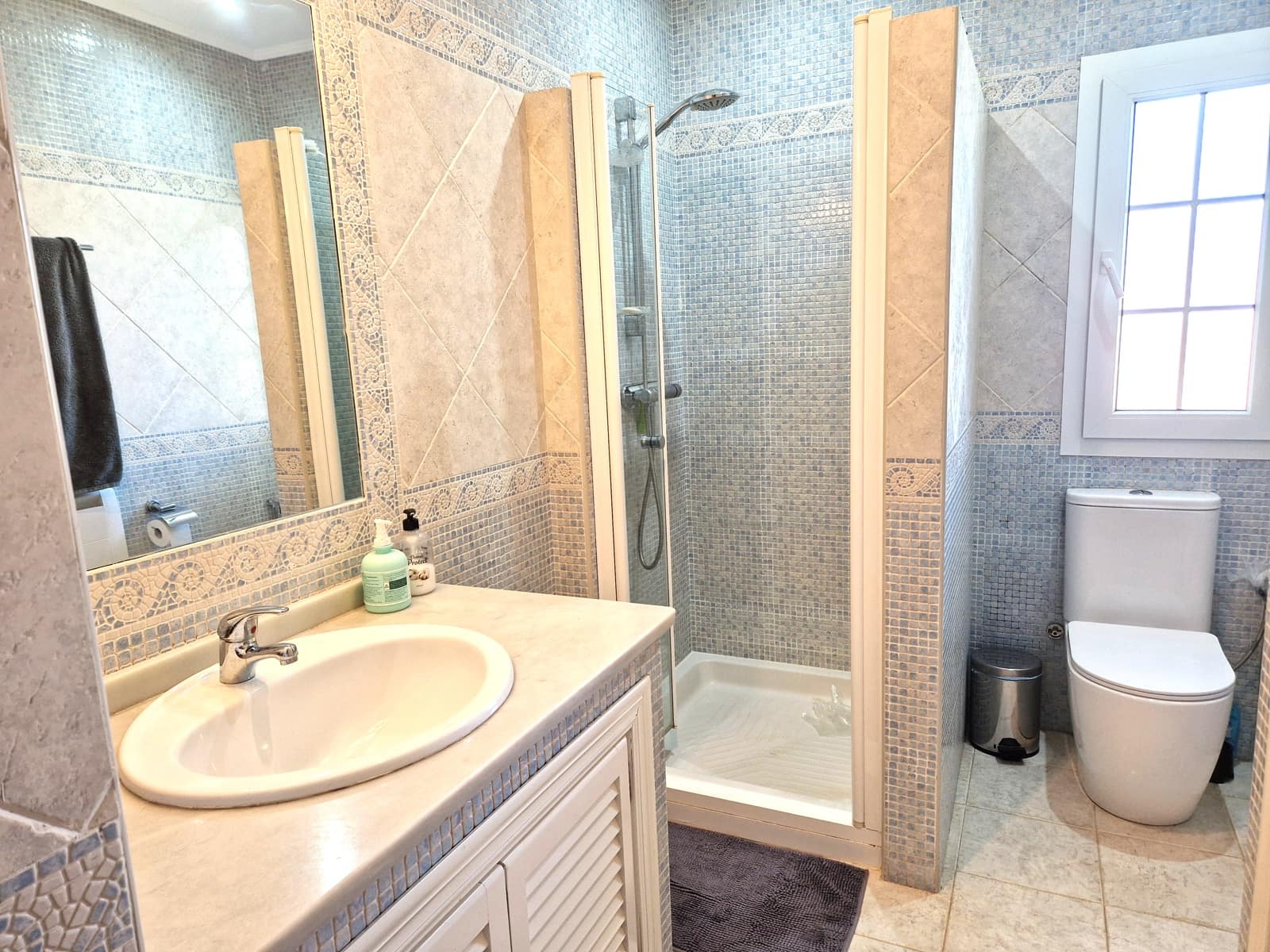 5 Zimmer Villa zu verkaufen in Huelva Stadt mit Pool Garage - 935.000 € (Ref: 10181914)