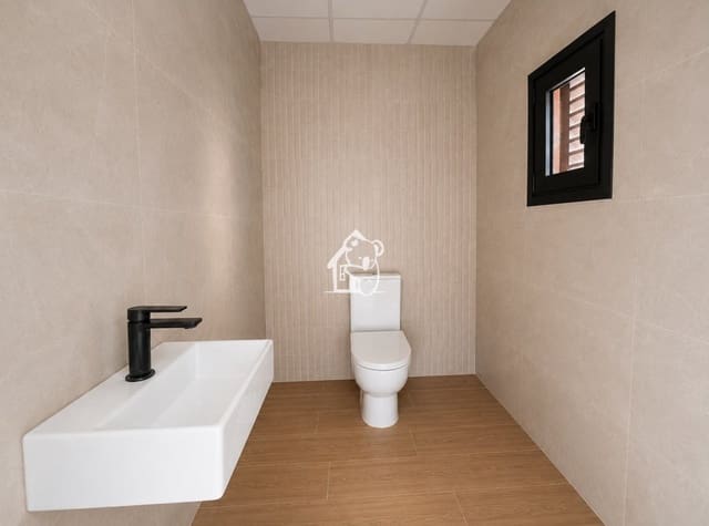 1 soveværelse Erhverv til leje i La Zenia, Orihuela - € 2.750 (Ref: 10004914)