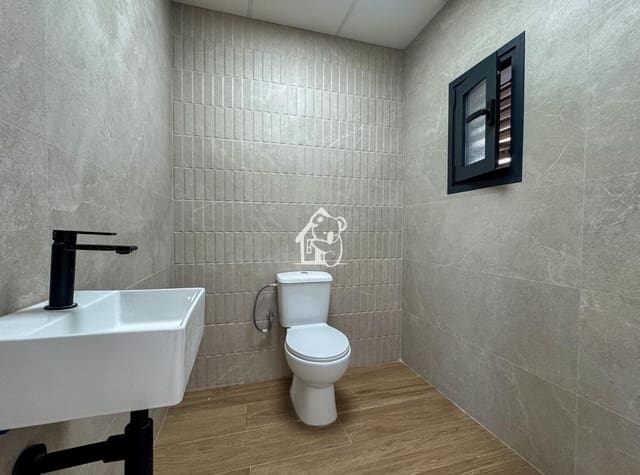 Local Comercial de 1 habitación en La Zenia, Orihuela en alquiler - 2.000 € (Ref: 10004914)
