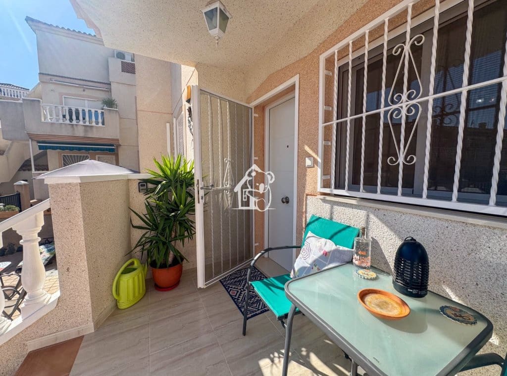 Apartamento de 2 habitaciones en Ciudad Quesada en alquiler con piscina - 950 € (Ref: 10004915)
