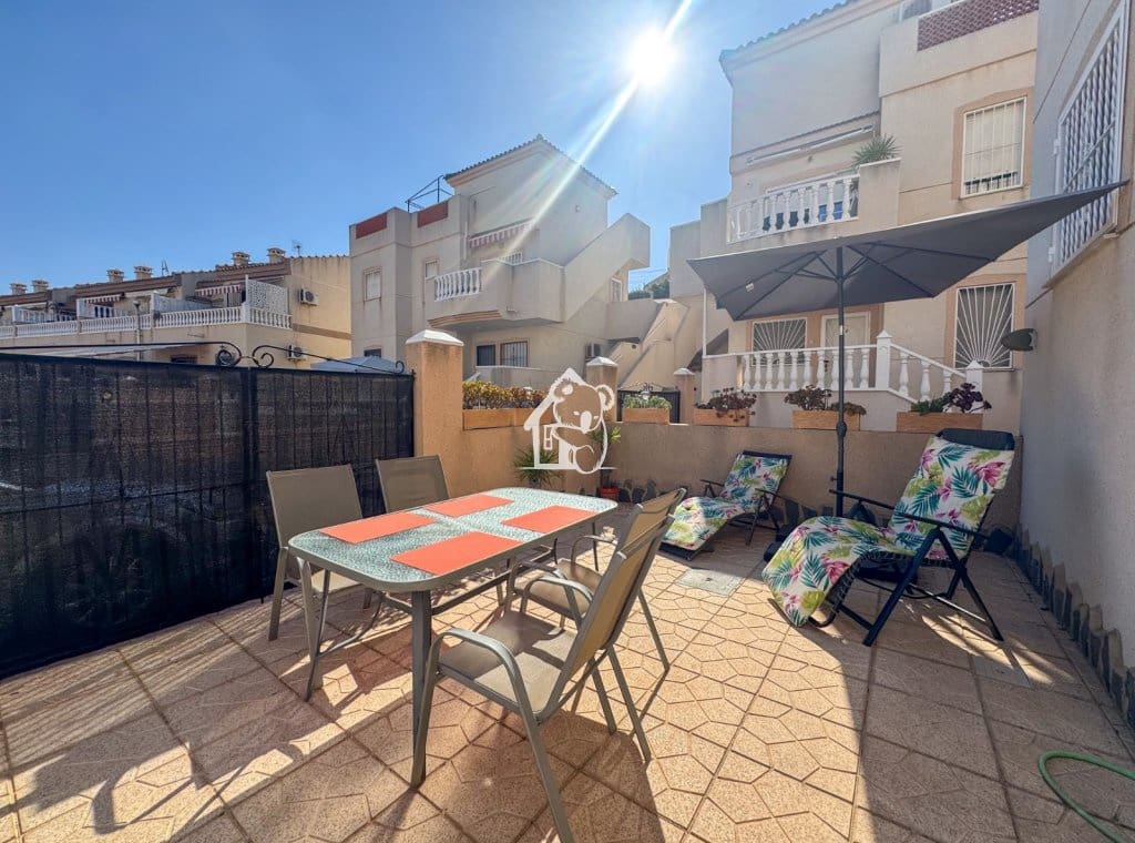 Apartamento de 2 habitaciones en Ciudad Quesada en alquiler con piscina - 950 € (Ref: 10004915)