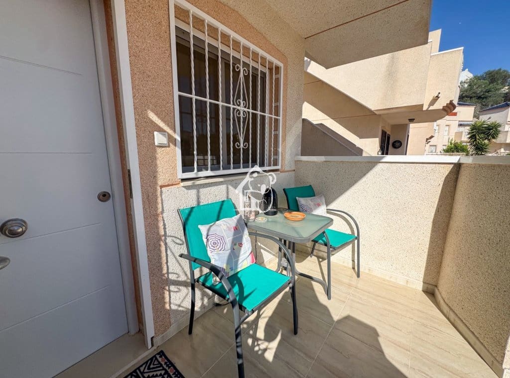 Apartamento de 2 habitaciones en Ciudad Quesada en alquiler con piscina - 950 € (Ref: 10004915)