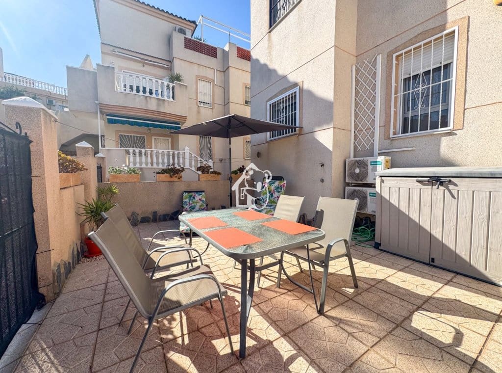 Apartamento de 2 habitaciones en Ciudad Quesada en alquiler con piscina - 950 € (Ref: 10004915)