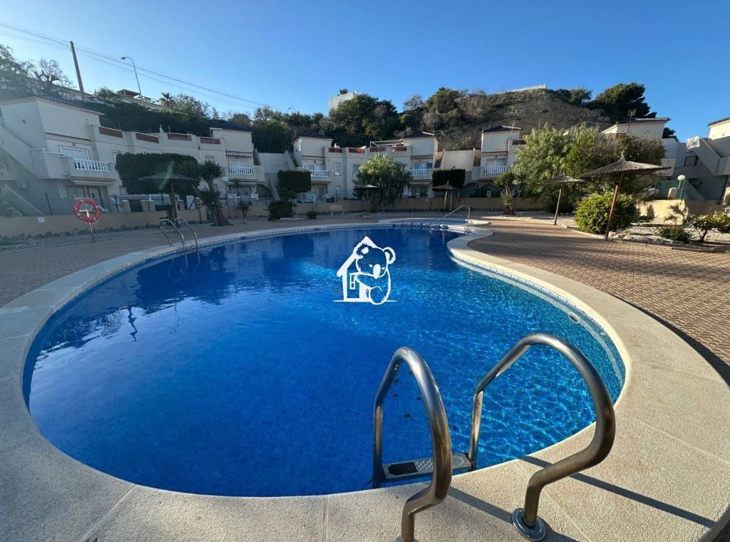 Apartamento de 2 habitaciones en Ciudad Quesada en alquiler con piscina - 950 € (Ref: 10004915)
