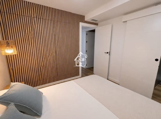 3 quarto Apartamento para arrendar em Cabo Cervera, Torrevieja - 1 300 € (Ref: 10004916)