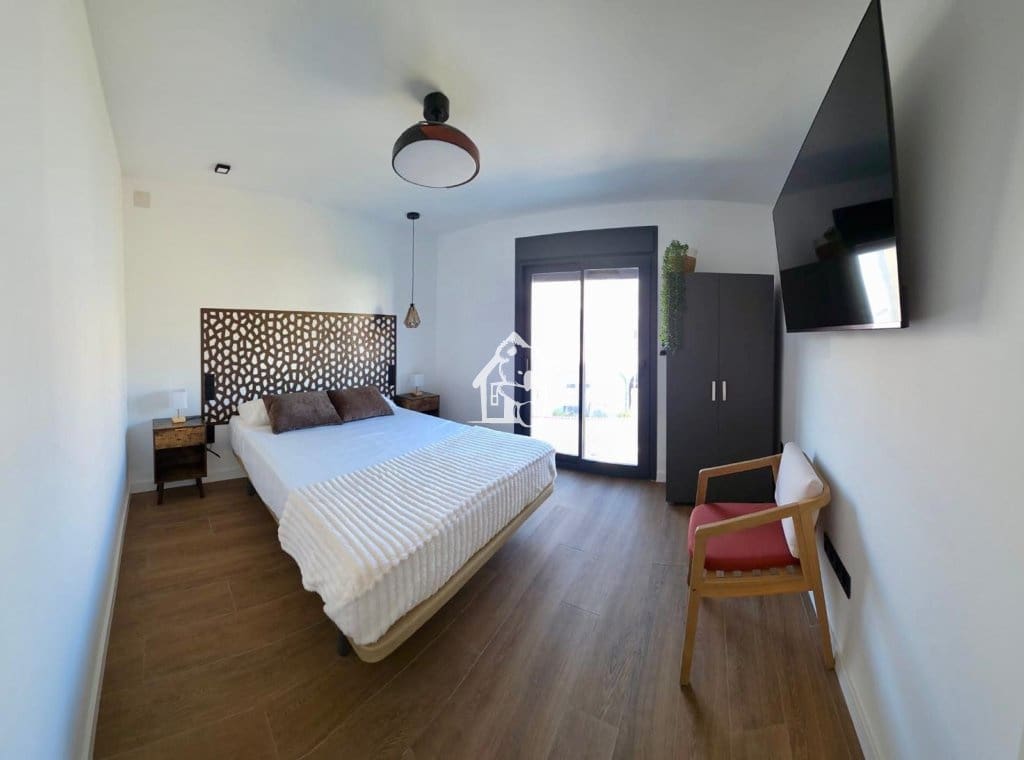 3 quarto Casa em Banda para arrendar em Torrevieja com piscina - 2 200 € (Ref: 10008139)