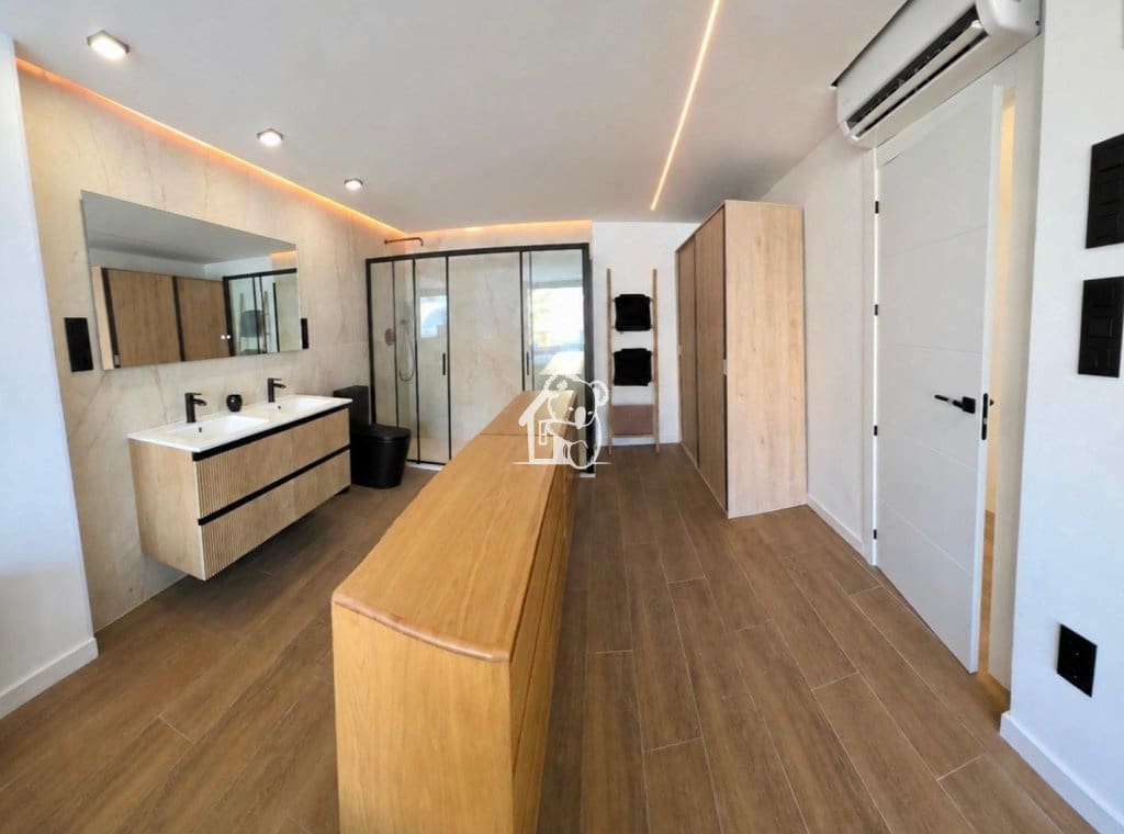 3 quarto Casa em Banda para arrendar em Torrevieja com piscina - 2 200 € (Ref: 10008139)