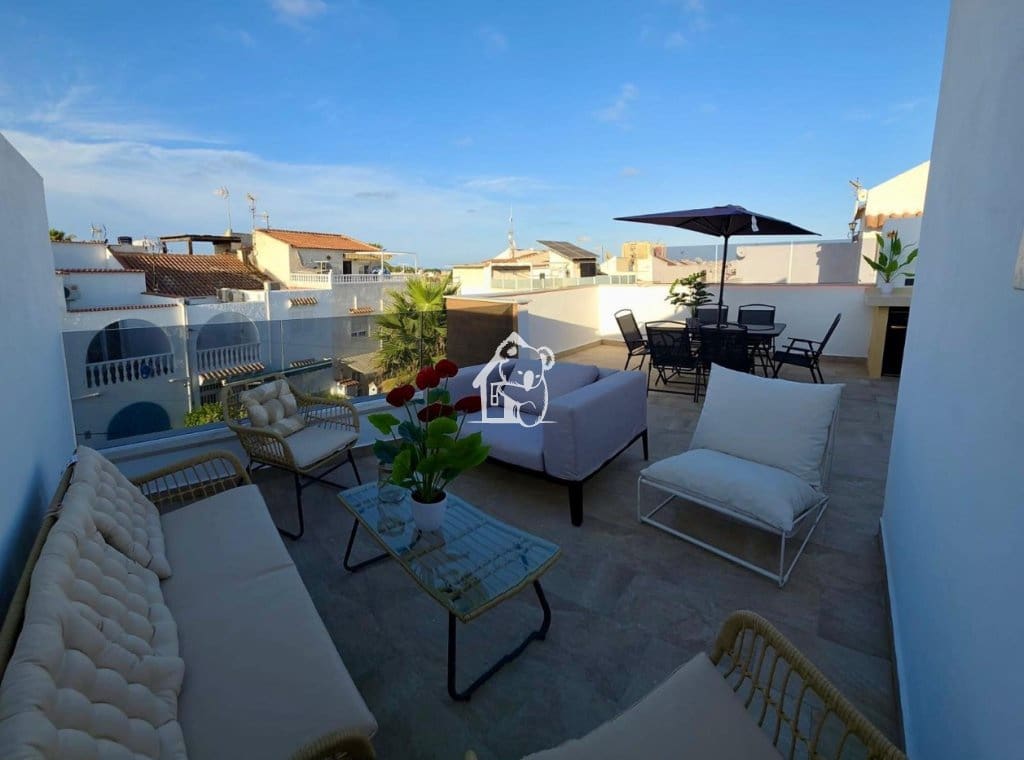 3 quarto Casa em Banda para arrendar em Torrevieja com piscina - 2 200 € (Ref: 10008139)
