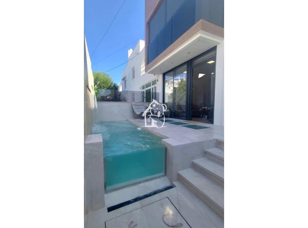 3 quarto Casa em Banda para arrendar em Torrevieja com piscina - 2 200 € (Ref: 10008139)