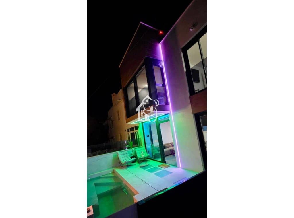 3 quarto Casa em Banda para arrendar em Torrevieja com piscina - 2 200 € (Ref: 10008139)