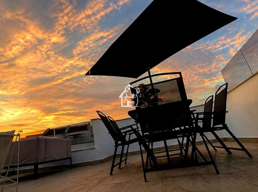 3 quarto Casa em Banda para arrendar em Torrevieja com piscina - 2 200 € (Ref: 10008139)
