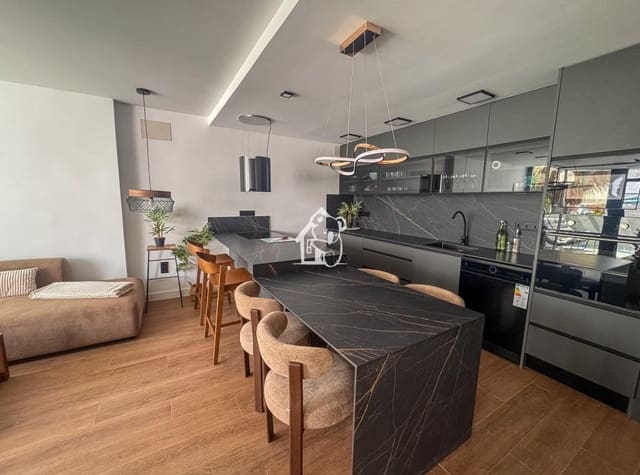 3 sypialnia Dom do wynajęcia w Nueva Torrevieja, Torrevieja z basenem - 2 200 € (Ref: 10008139)
