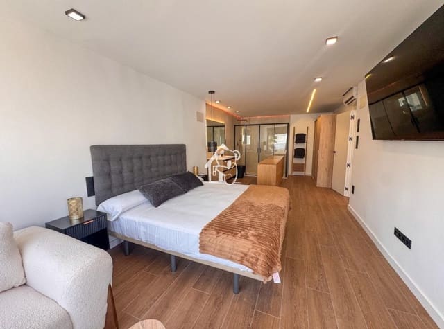 3 sypialnia Dom do wynajęcia w Nueva Torrevieja, Torrevieja z basenem - 2 200 € (Ref: 10008139)