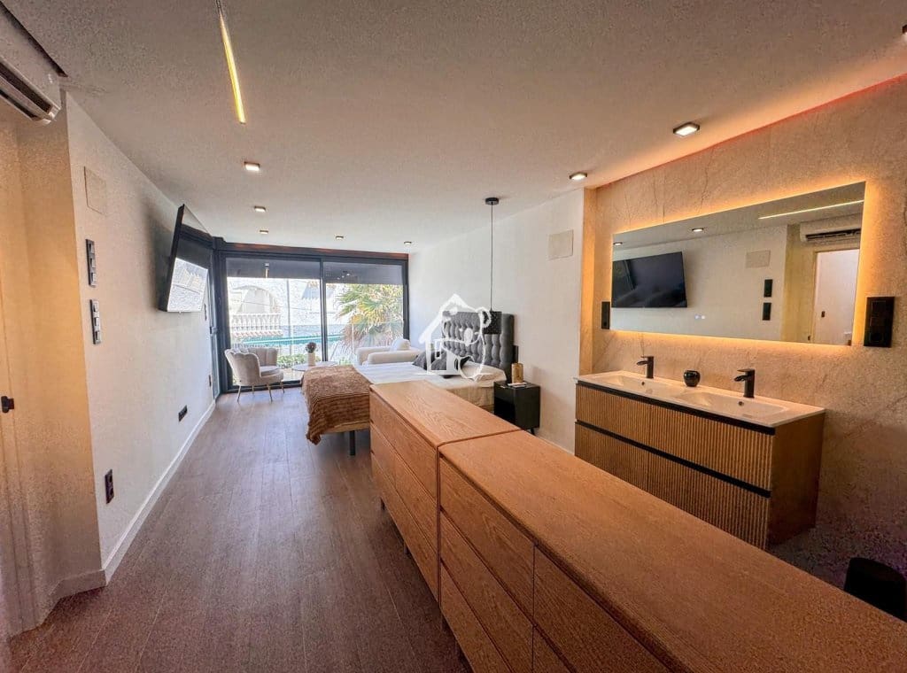 3 camera da letto Casa da affittare in Torrevieja con piscina - 2.200 € (Rif: 10008139)