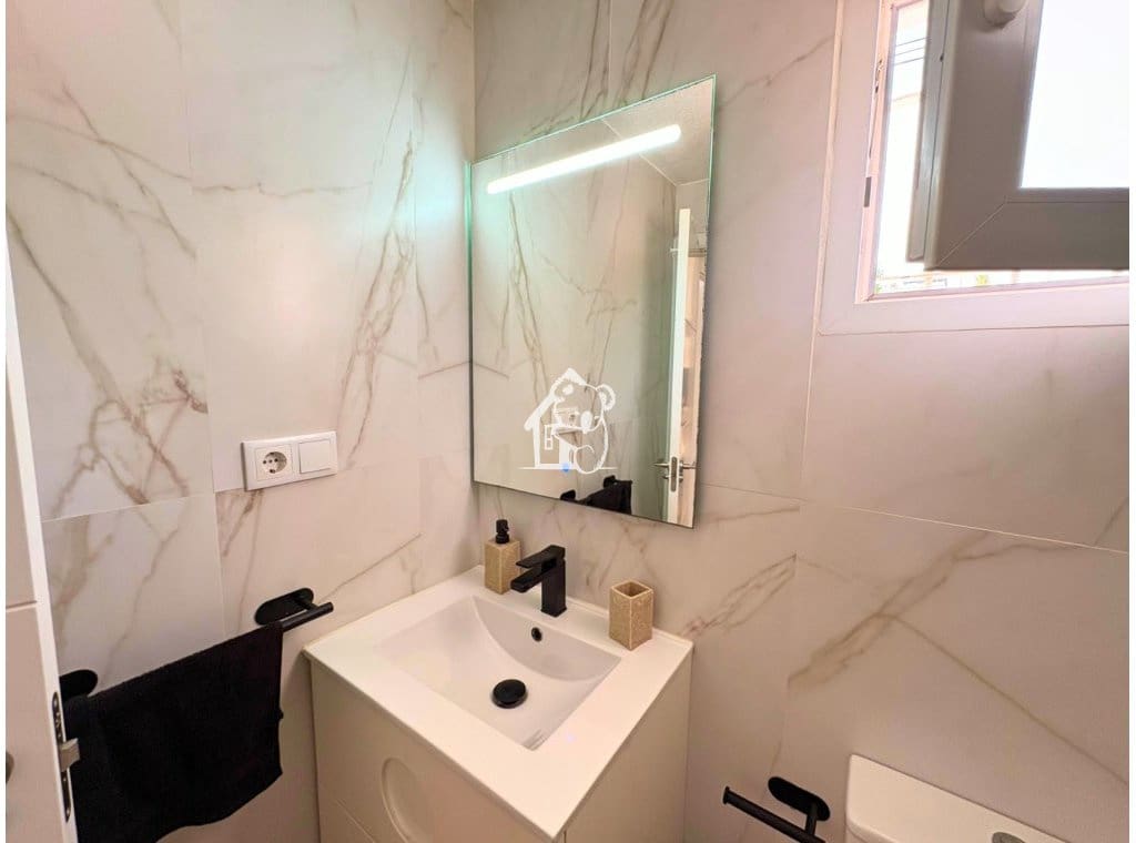 1 soveværelse Lejlighed til salg i Torrevieja med swimmingpool - € 115.000 (Ref: 10008140)