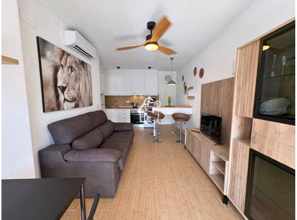 1 soveværelse Lejlighed til salg i Torrevieja med swimmingpool - € 115.000 (Ref: 10008140)