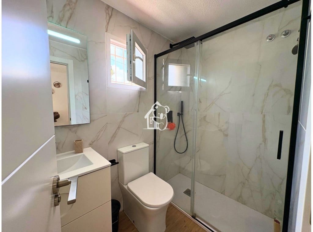 1 soveværelse Lejlighed til salg i Torrevieja med swimmingpool - € 115.000 (Ref: 10008140)