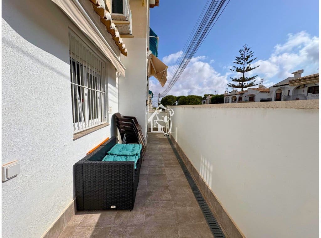 1 soveværelse Lejlighed til salg i Torrevieja med swimmingpool - € 115.000 (Ref: 10008140)