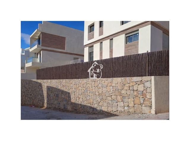 3 soverom Hus til salgs i Villamartin, Orihuela med svømmebasseng garasje - € 325 000 (Ref: 10010070)
