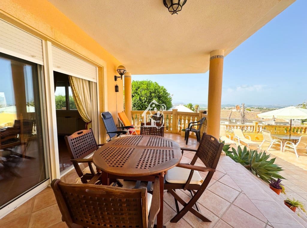 3 bedroom Villa for rent in San Miguel de Salinas with pool - € 2,000 (Ref: 10012712)