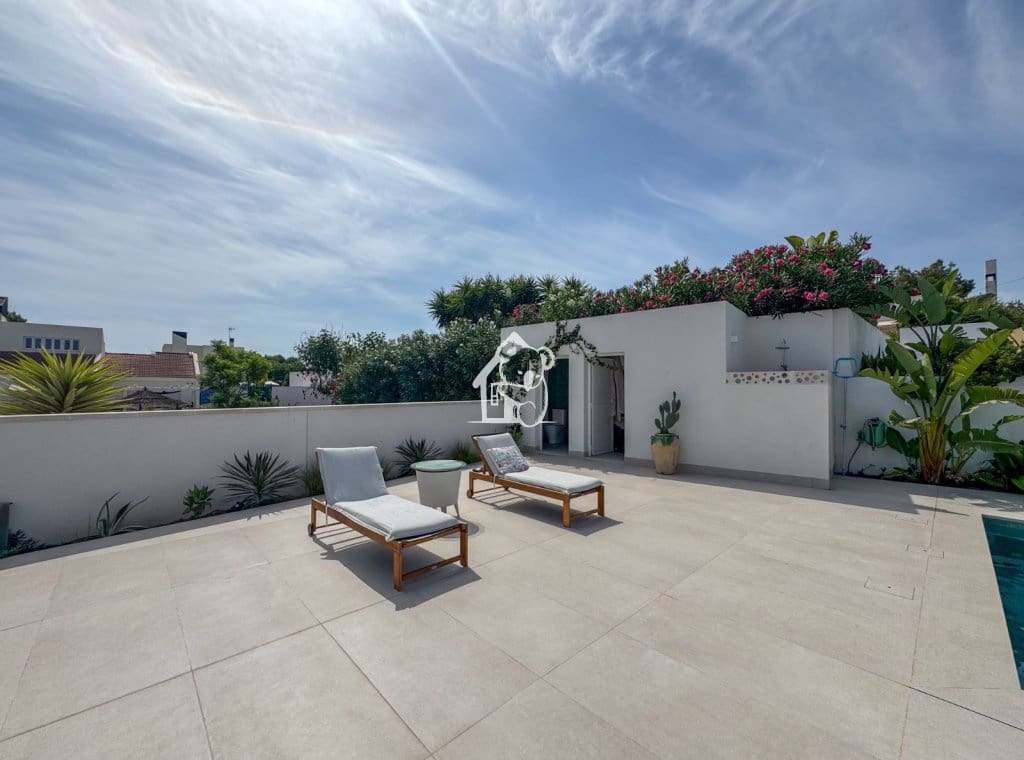 3 bedroom Villa for rent in San Miguel de Salinas with pool garage - € 1,400 (Ref: 10014940)
