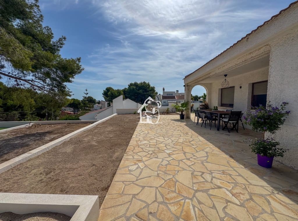 3 bedroom Villa for rent in San Miguel de Salinas with pool garage - € 1,400 (Ref: 10014940)
