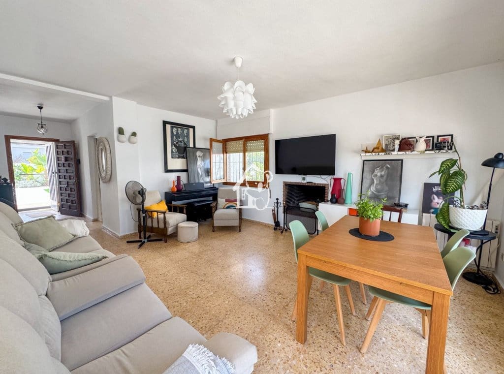 3 bedroom Villa for rent in San Miguel de Salinas with pool garage - € 1,400 (Ref: 10014940)