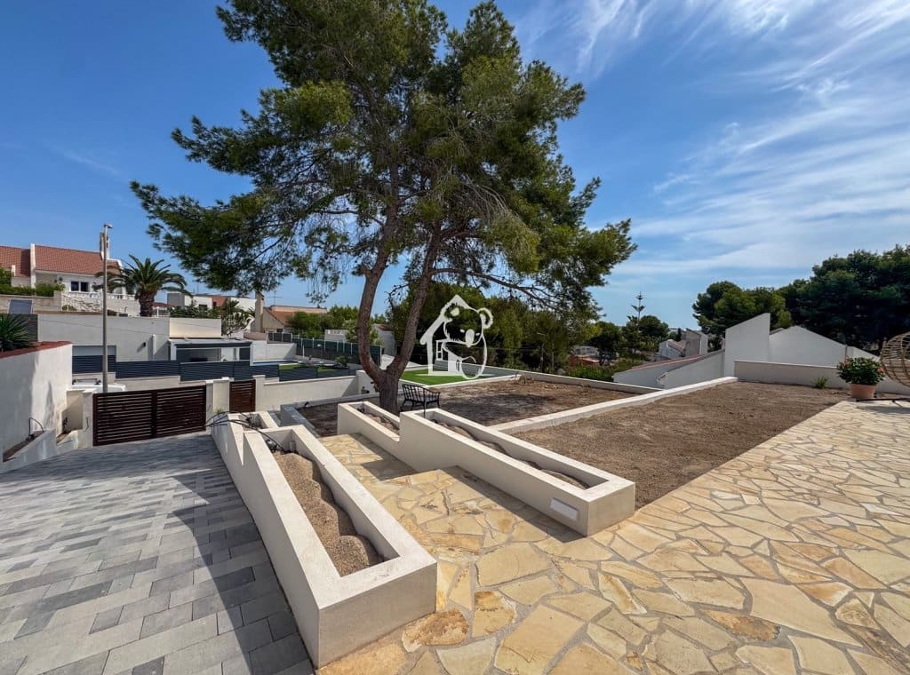 3 bedroom Villa for rent in San Miguel de Salinas with pool garage - € 1,400 (Ref: 10014940)