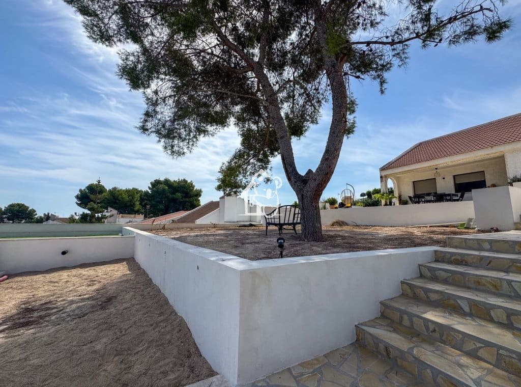 3 bedroom Villa for rent in San Miguel de Salinas with pool garage - € 1,400 (Ref: 10014940)
