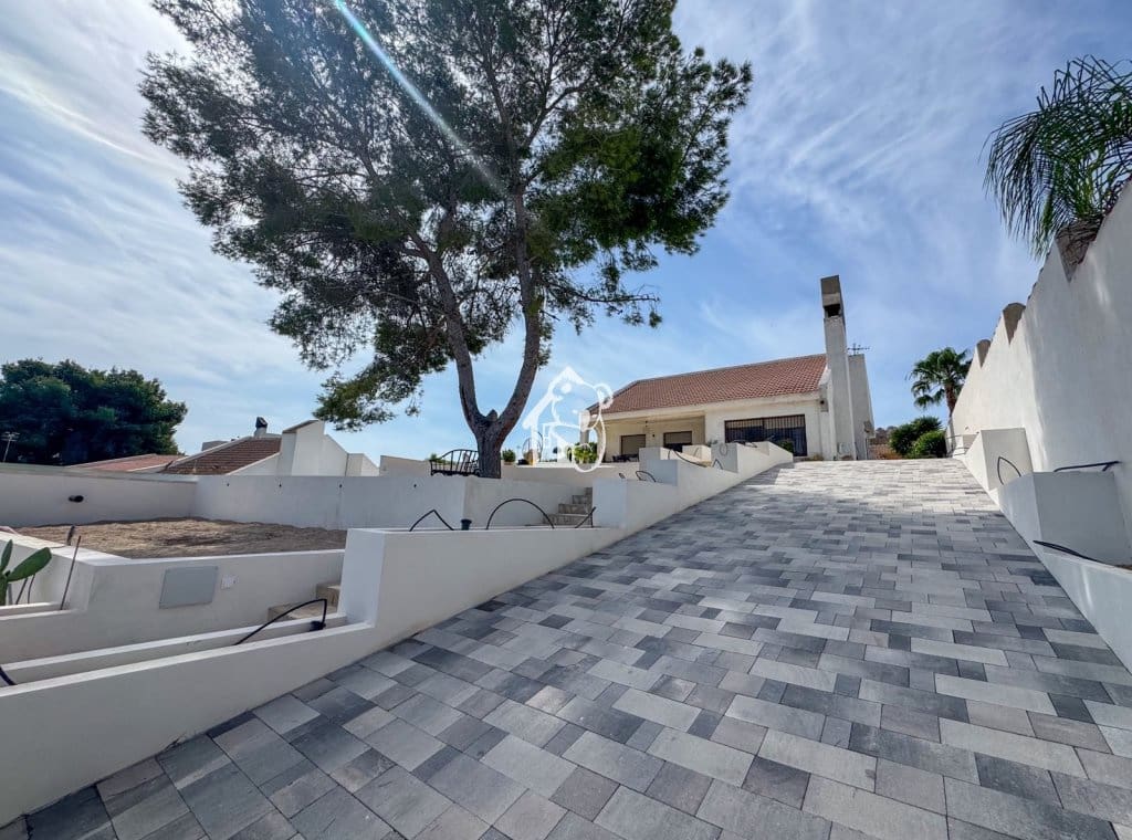 3 bedroom Villa for rent in San Miguel de Salinas with pool garage - € 1,400 (Ref: 10014940)